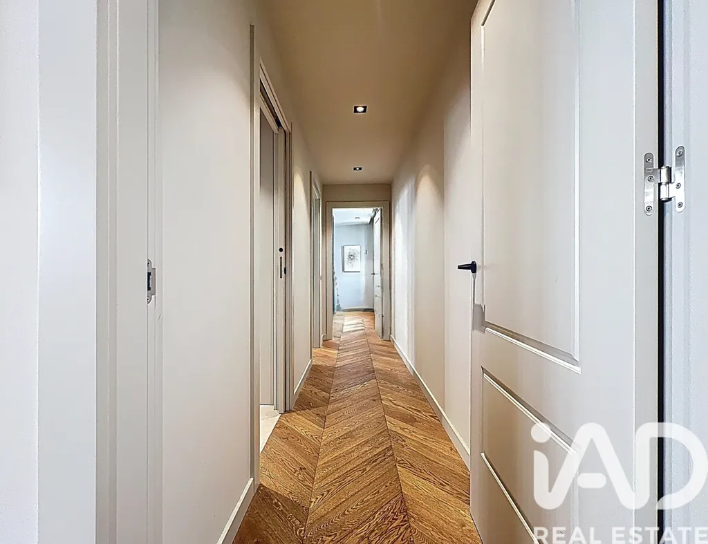 Esik - Renovated Flat with Lift in Barcelona Centre