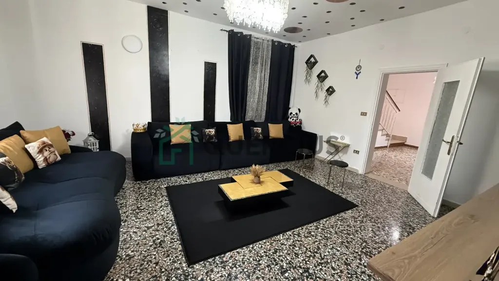 Soggiorno - Rear-Adjoining House with Balcony in Monteforte d'Alpone