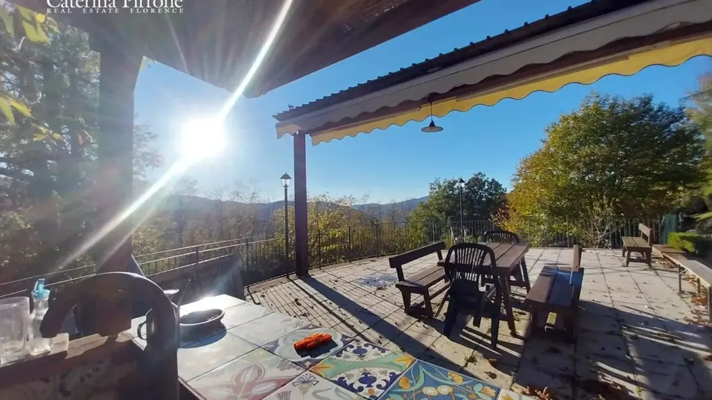 Terrasse - Panoramic Villa with Pool in Londa