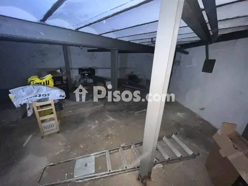 Garage - Spacious 5-Bedroom House with Terrace in Jesús