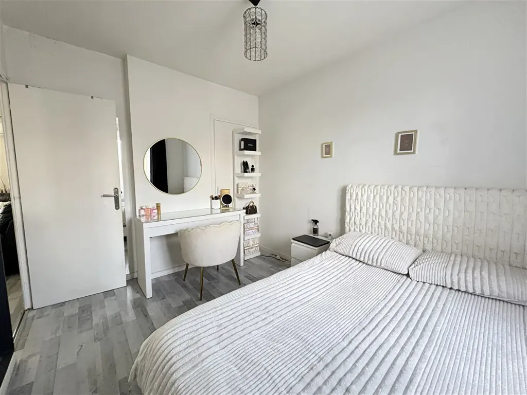 Chambres - Appartement Traversant avec Balcon Sud à Domène