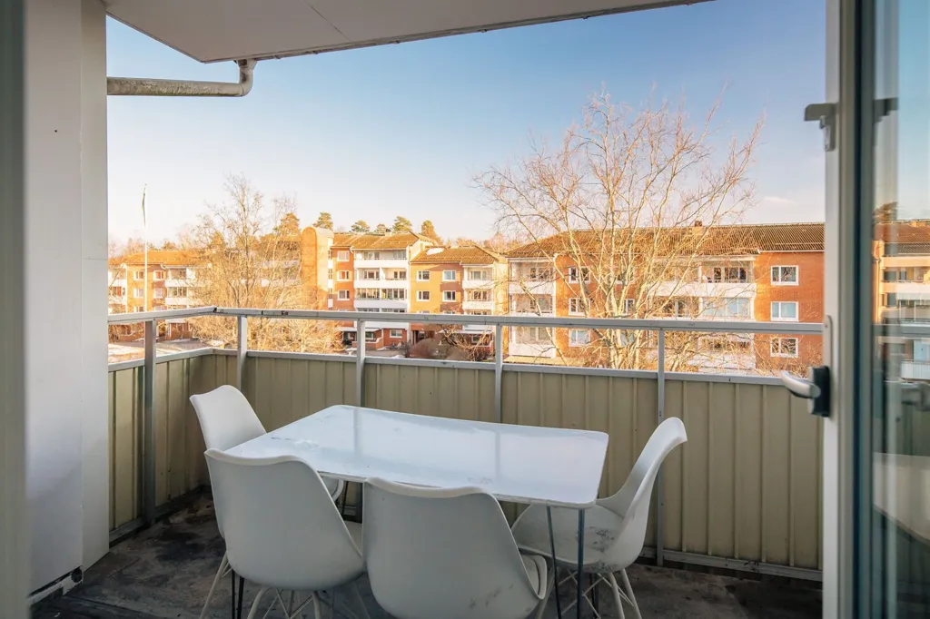 Balcon - Apartment with Balcony in Mariestad