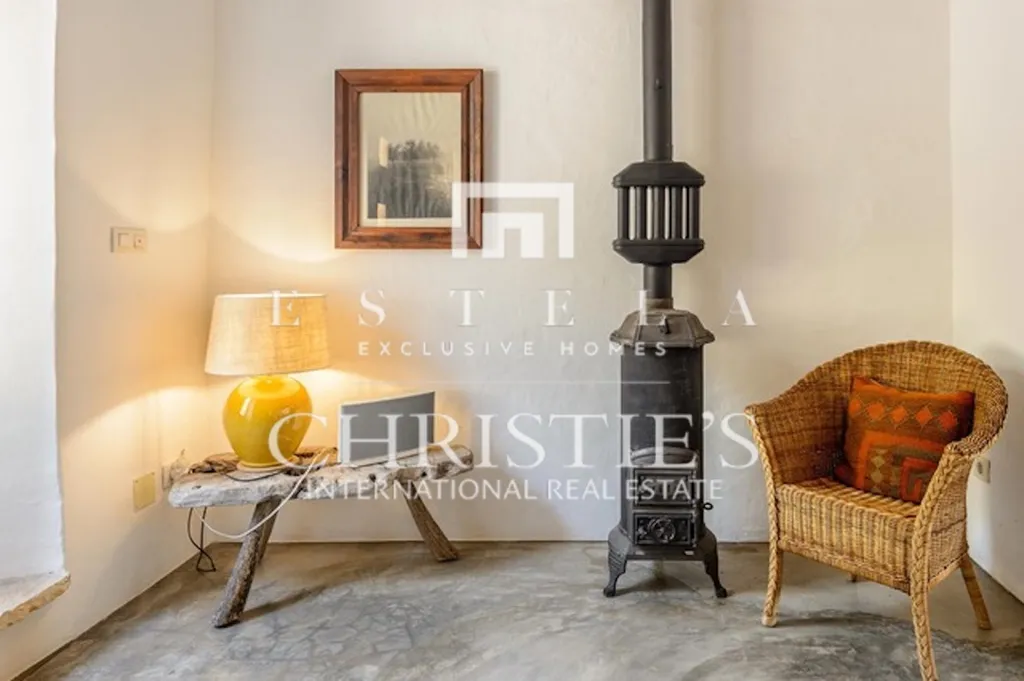 Elutuba - Restored Finca with Pool in San Antonio