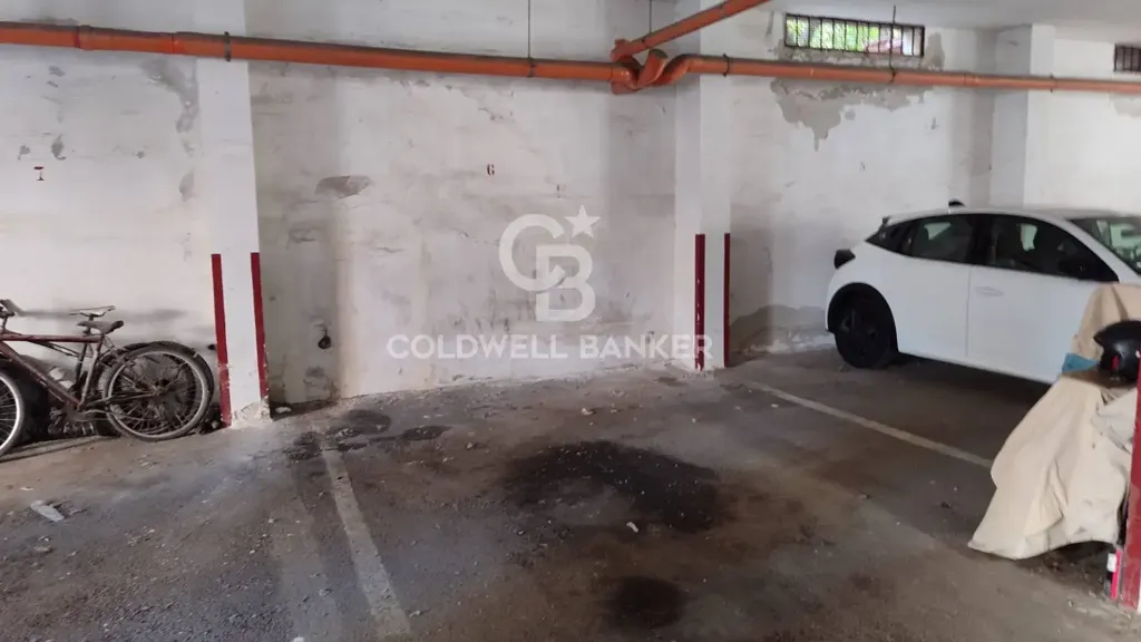Garage - Triplex with Balcony in Santa Chiara, Brindisi