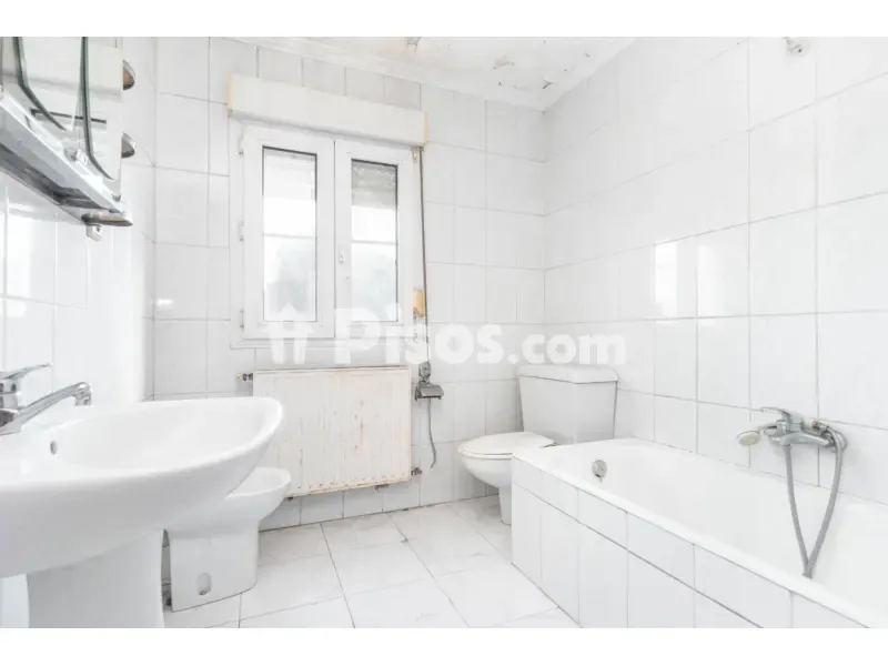 Salles de bain - Adosado with Edificable Land in Llames Baxu