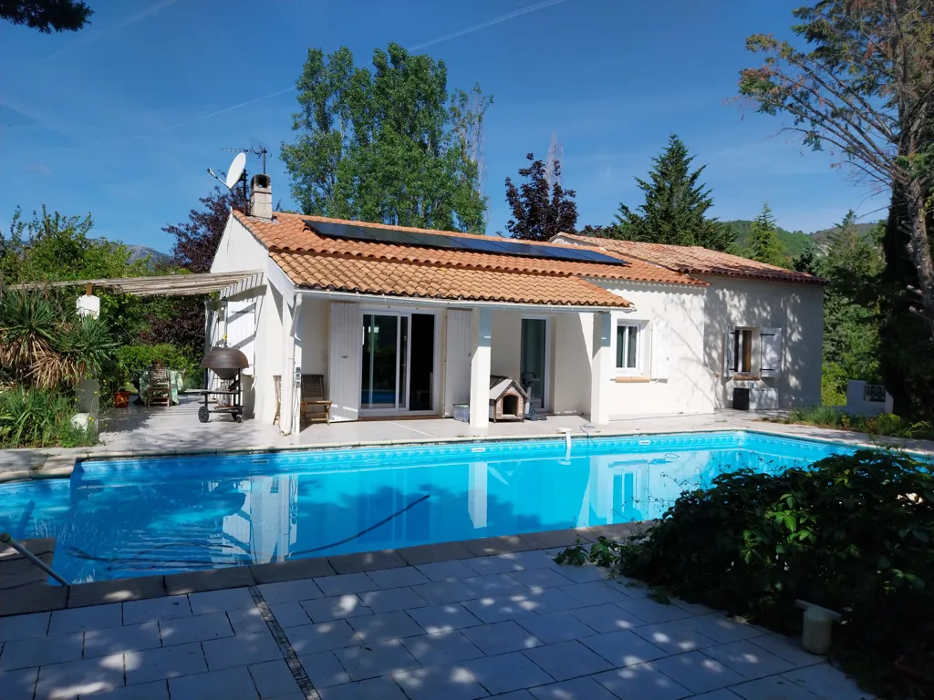 Piscine - Maison de Plain-Pied avec Vue Panoramique à Lucéram