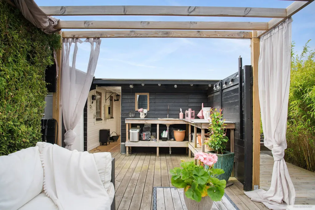 Terrasse - Charming Cottage with Garden in Sommarbyn Tornet