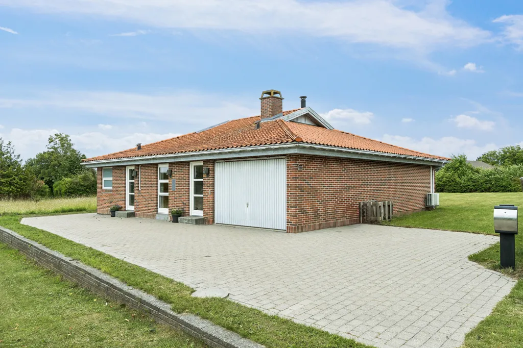 Exterior - 1979 Summerhouse with Garden in Karrebæksminde