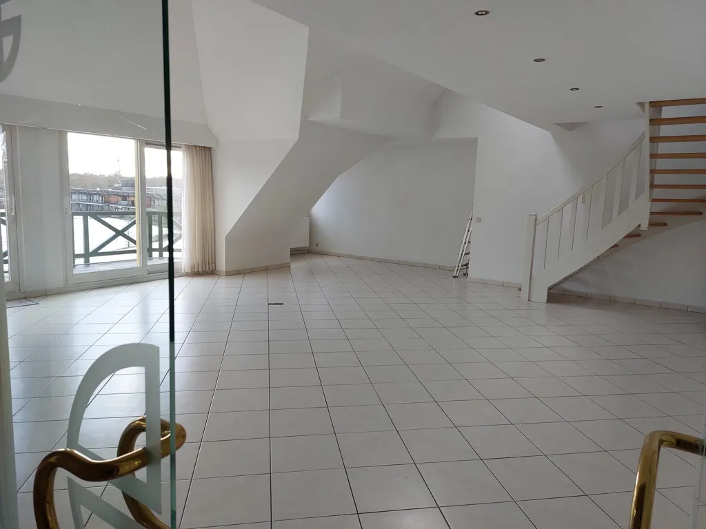 Séjour - Duplex avec Terrasse et Vue sur le Vert à Brasschaat