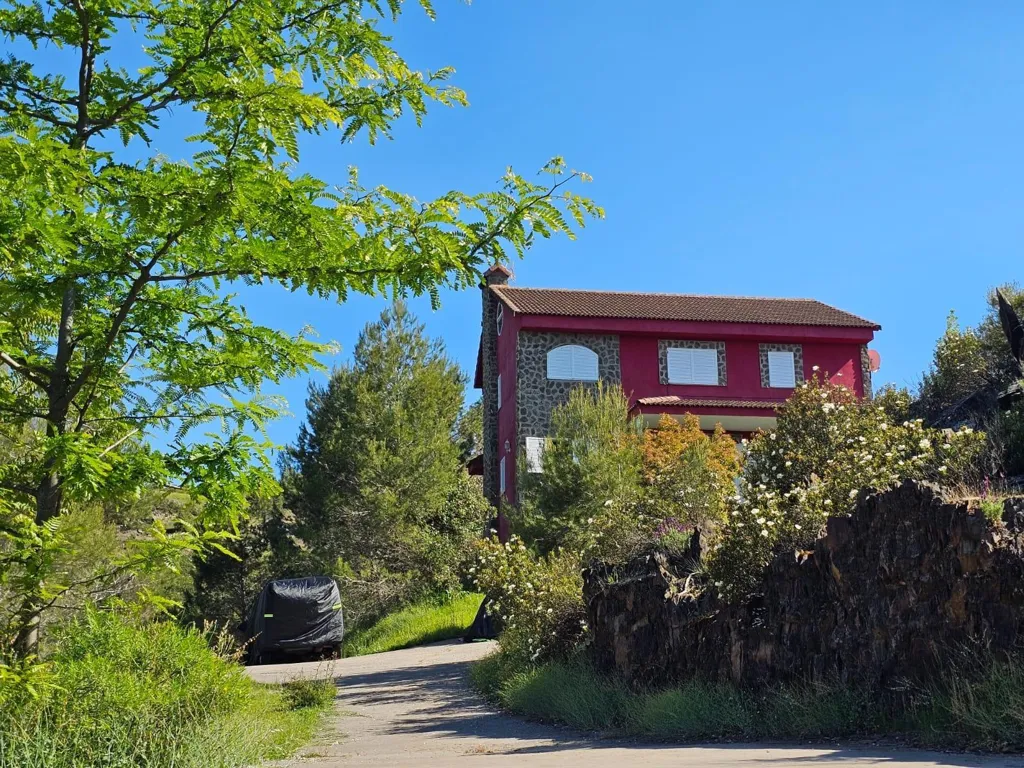 Exterior - Chalet with Pool in Sierra Norte, Madrid