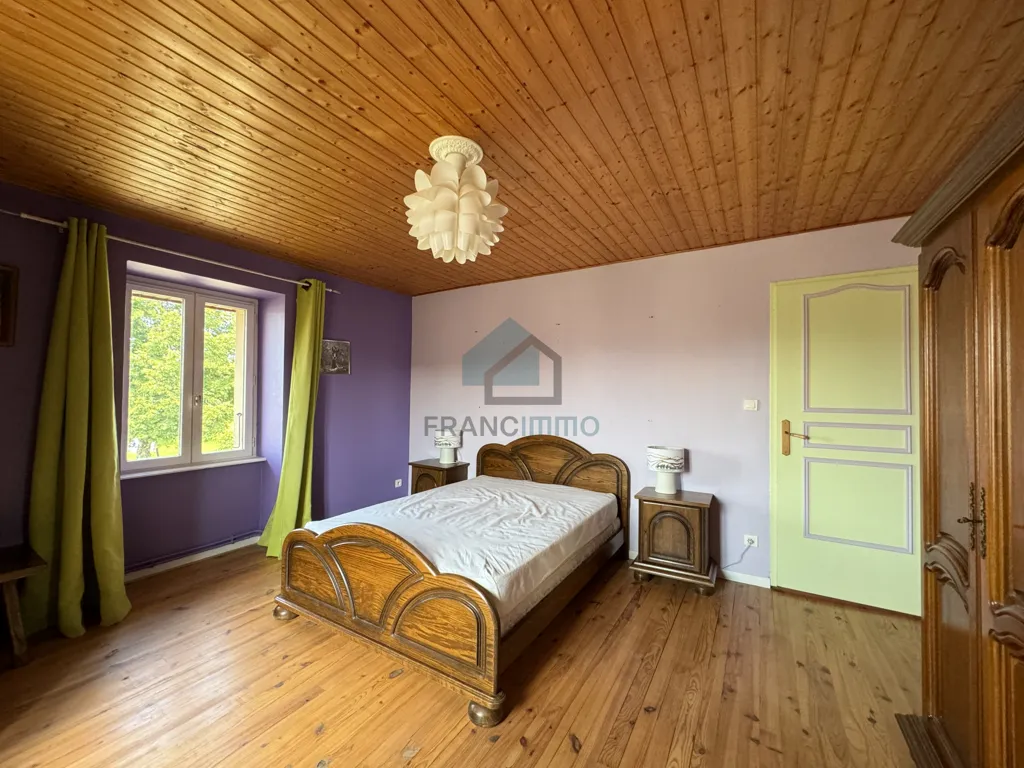 Chambres - Maison avec Véranda et Jardin à Montecheroux