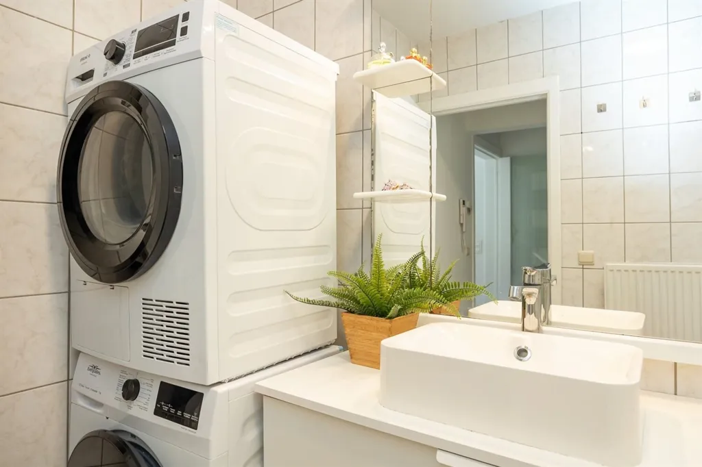 Lavanderia - Contemporary 2-Bed Apartment with Terrace in Ekeren