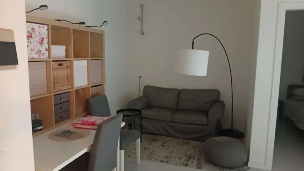 Kabinet - Modern 2-Bedroom Apartment with Balcony in Milan