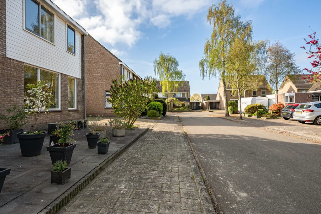Välivaade - 2-Under-1-Cap House with Garage in Leeuwarden