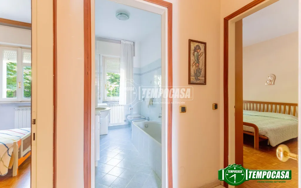Entrée - Trilocale with Balcony in Mesero