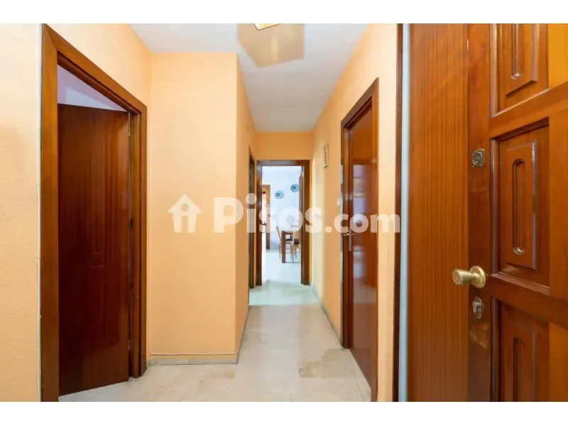 Esik - Student Flat with Balcony in Calle San Pablo