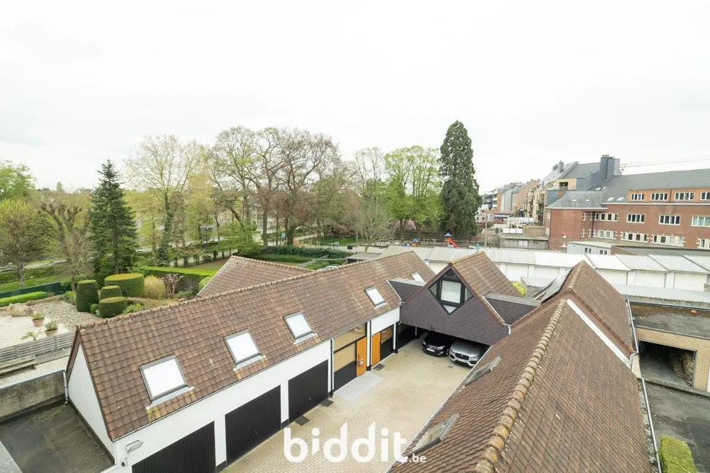 Vue aérienne - Appartement de 2 Façades avec Visite Virtuelle au Centre