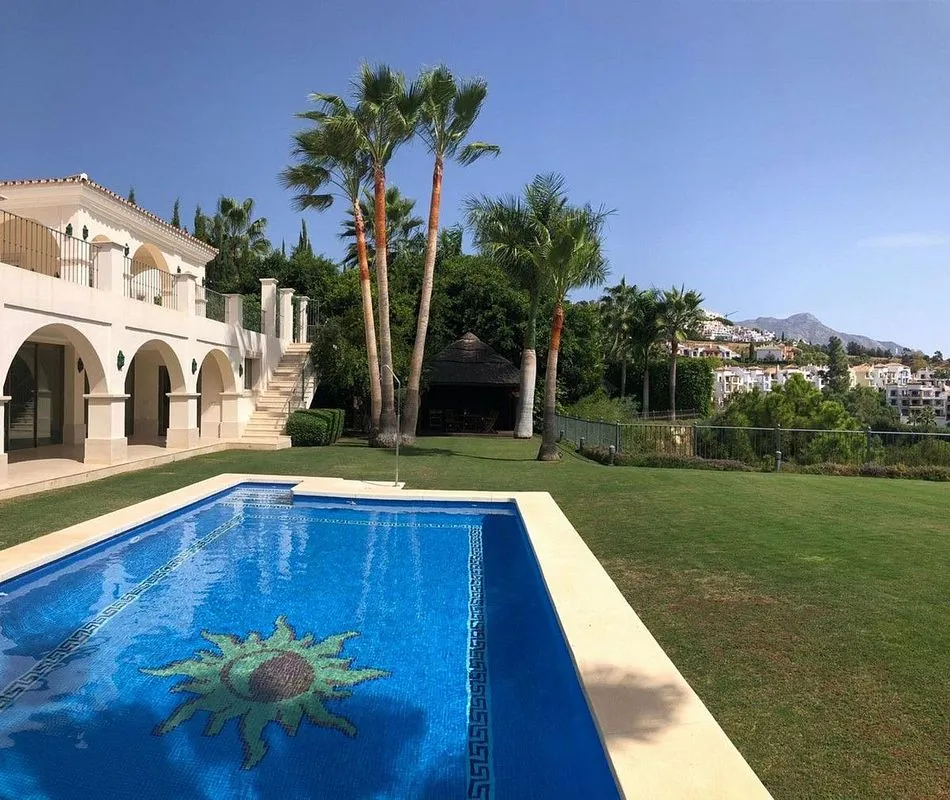 Piscina - Luxury Villa with Sea View in Benahavís