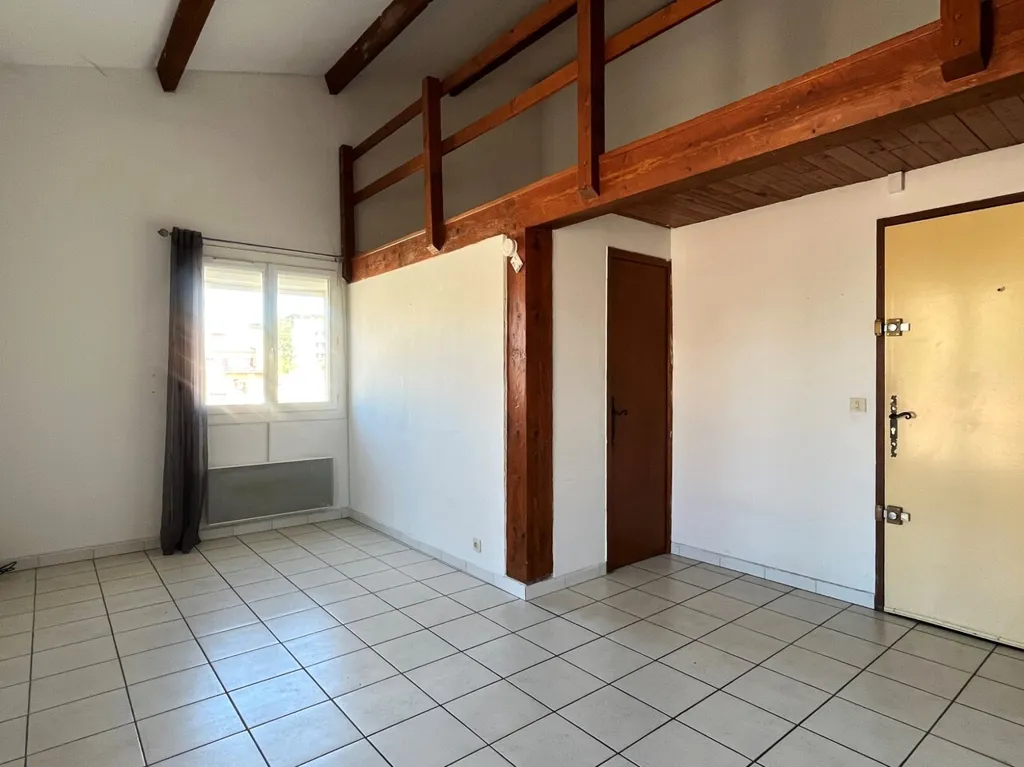 Rooms - Studio with Private Parking in Istres