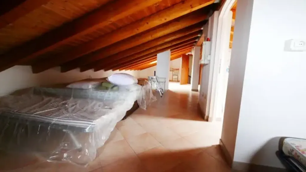 Pièces - Terraced Apartment with Garage in Serramazzoni
