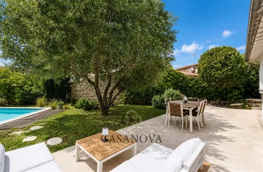 Bassein - Contemporary Villa with Pool in Quiet Area