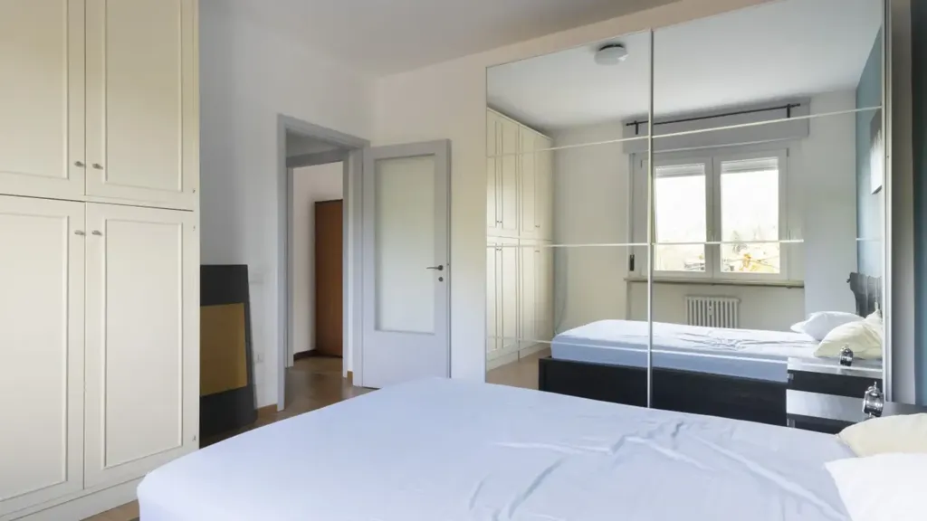 Magamistoad - Rearfacing Apartment with Balcony in Borgosesia