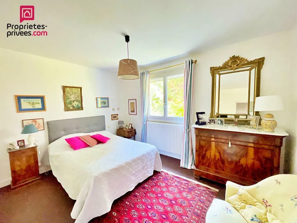 Chambres - Maison Luxueuse avec Piscine à Latresne