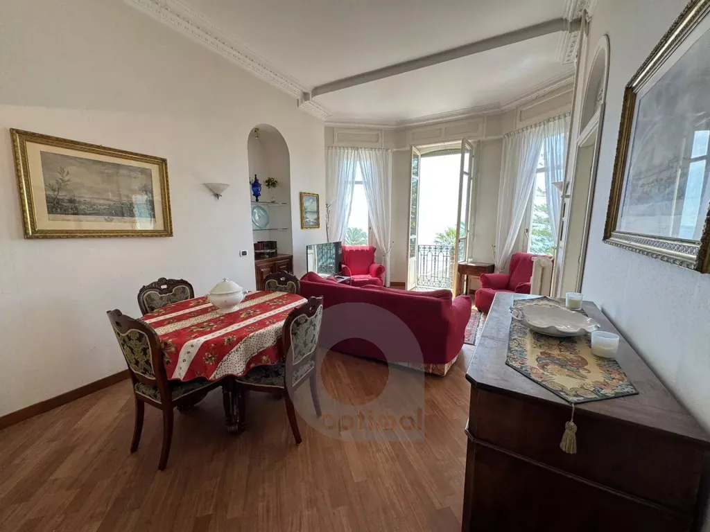 Salle à manger - Appartement en Bord de Mer avec Balcon à Menton