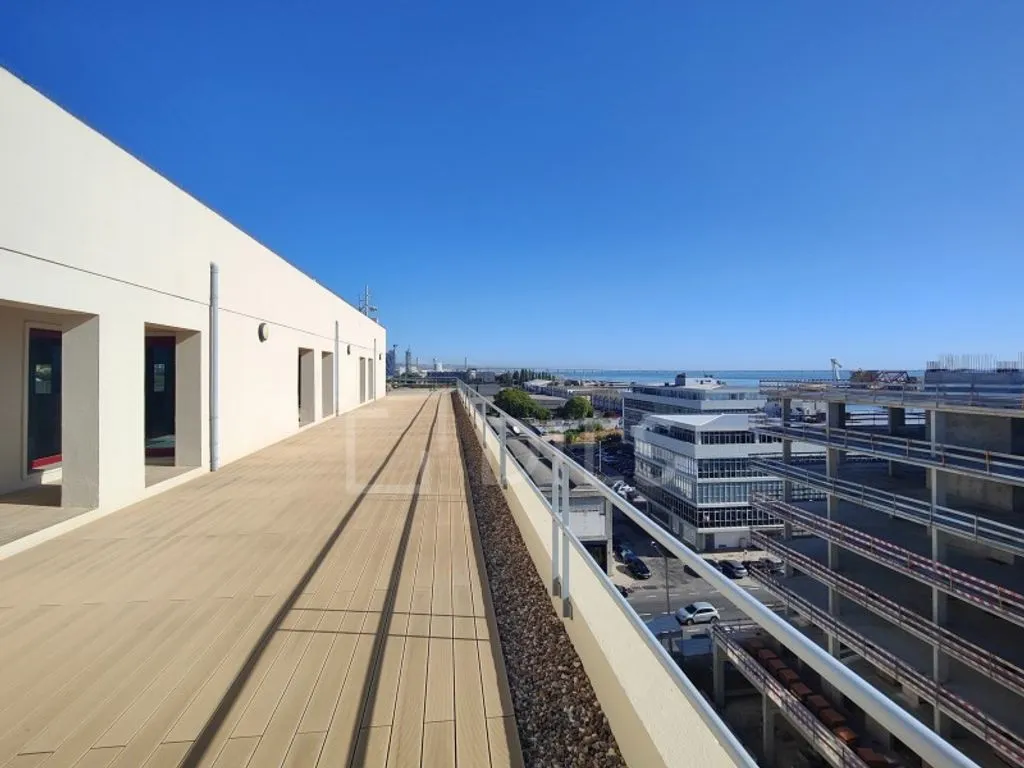 Terrass - Office with River View in Marvila, Lisbon