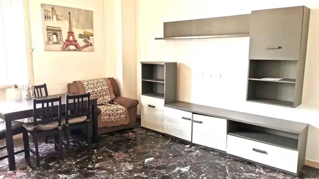 Elutuba - Spacious Apartment with Balcony in Dicomano