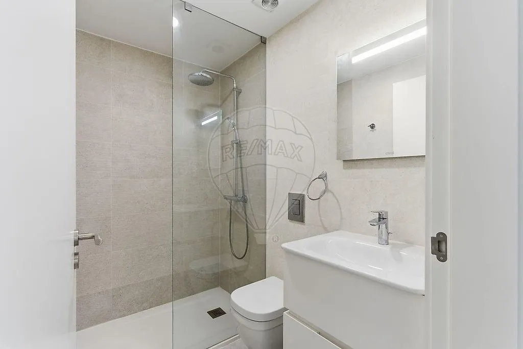 Vannitoad - 3-Bedroom Penthouse with Terraces in Aveiro