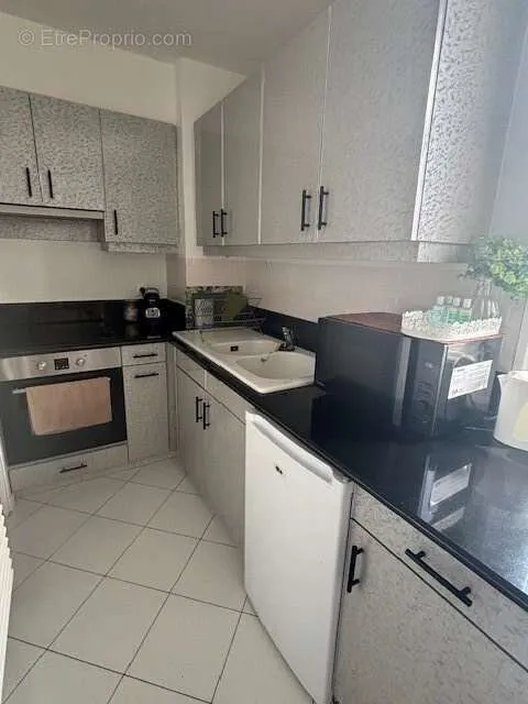 Köök - Bright Apartment with Parking near City Centre