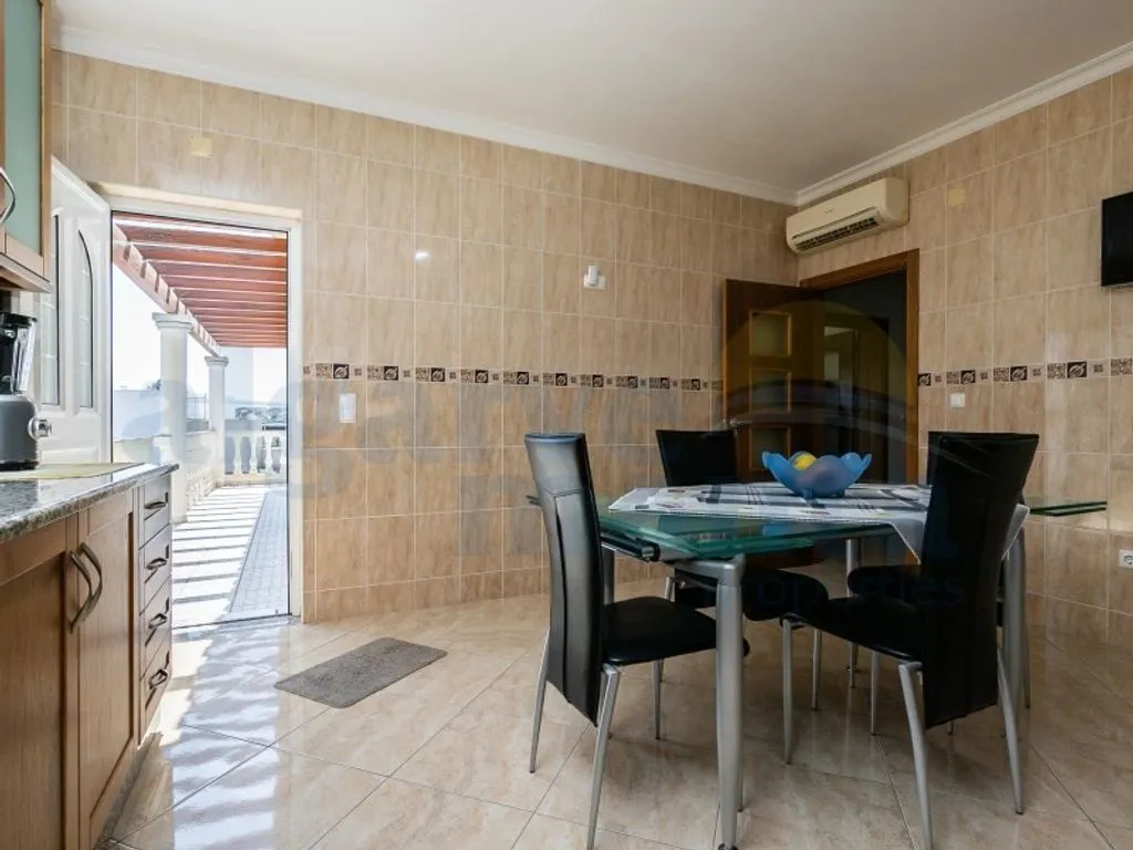 Söögituba - Detached Villa with Pool near Golf Courses, Junqueira