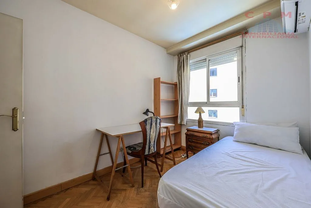 Magamistoad - Furnished Apartment with Pool in Adelfas