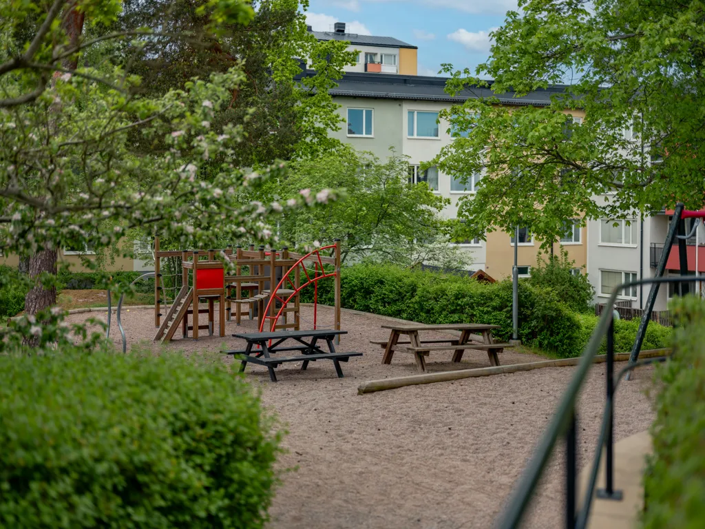 Jardin - Apartment with South-West Balcony in Danderyd