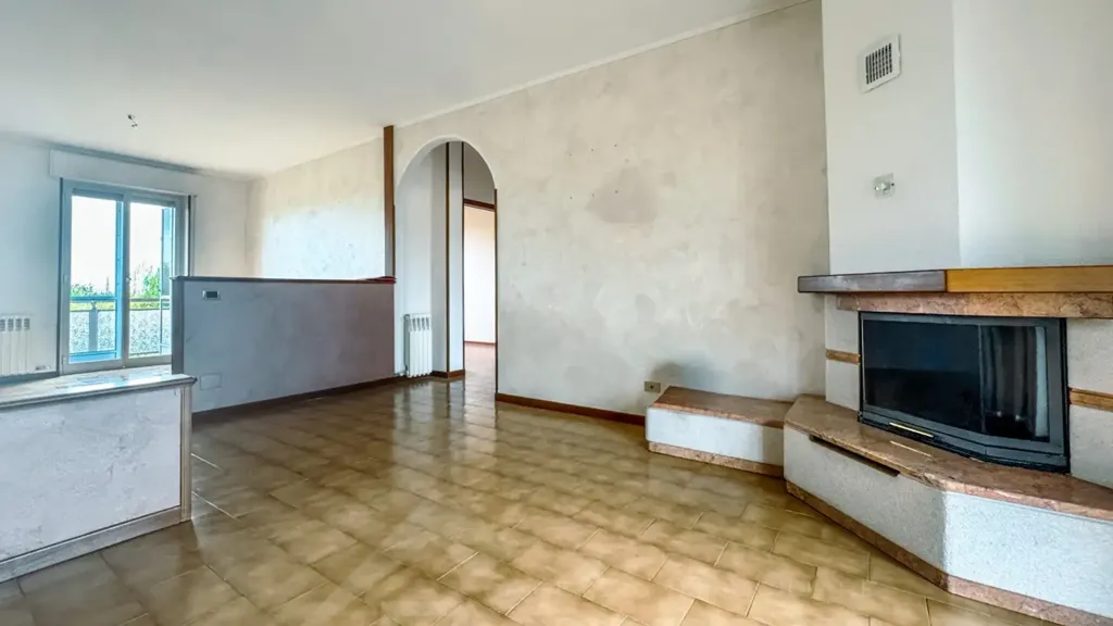 Séjour - Trilocale with Private Garden in Momo