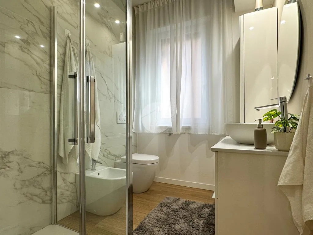 Salles de bain - Trilocale with Private Garden in Parma