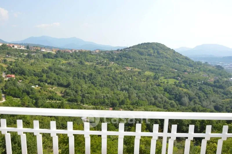 Rõdu - Three-Bedroom Apartment with Balcony in Manocalzati