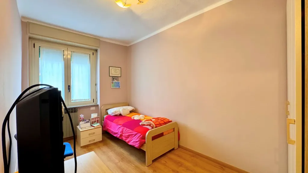 Camere da letto - Three-Room Apartment with Balcony in Breno