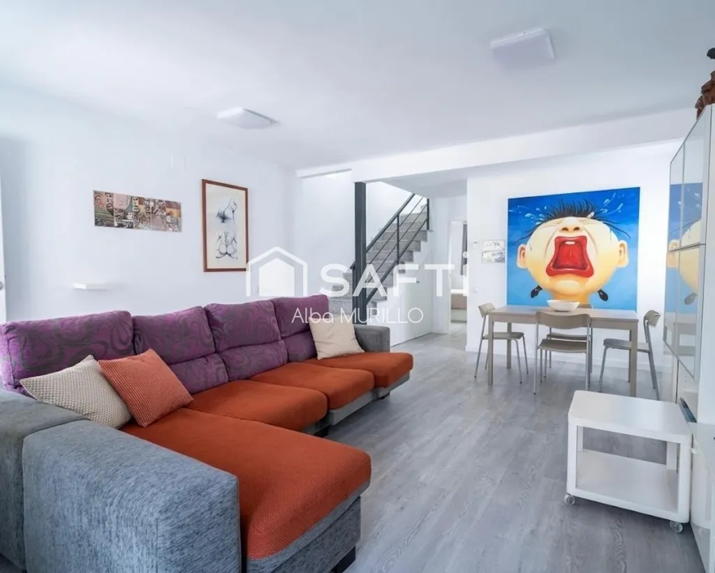 Elutuba - Renovated Corner House with Sea View in Cunit