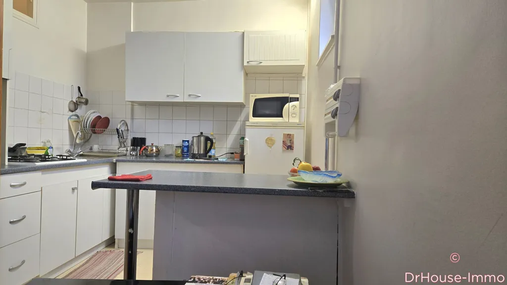 Köök - Two-Bedroom Flat with Parking in Bobigny