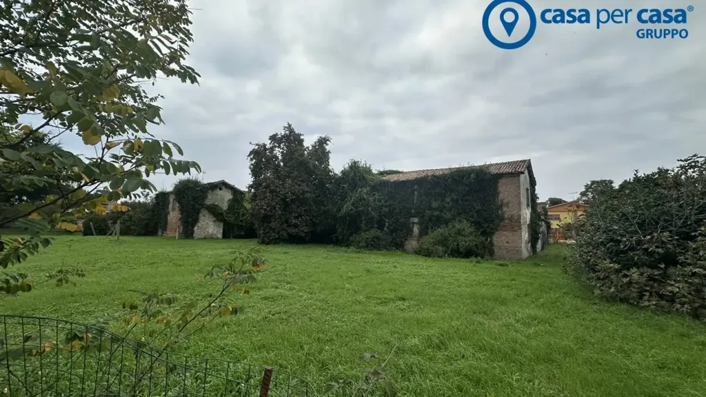 Aed - Villa for Conversion in Pontecchio Polesine