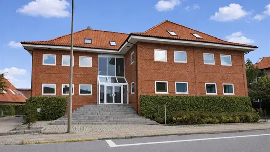 Välivaade - Office Space with Large Cellar in Brøndby