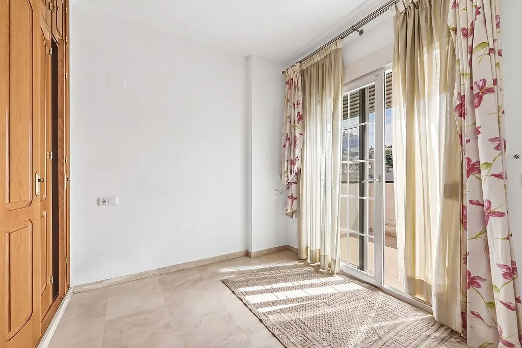 Esik - Chalet with Pool and Terrace in Torrequebrada