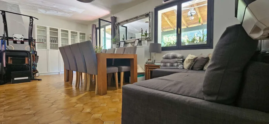 Séjour - Villa à La Gaude avec Deux Appartements