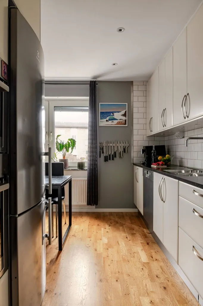 Cuisine - Renovated Two-Bedroom with Glazed Balcony in Simrishamn