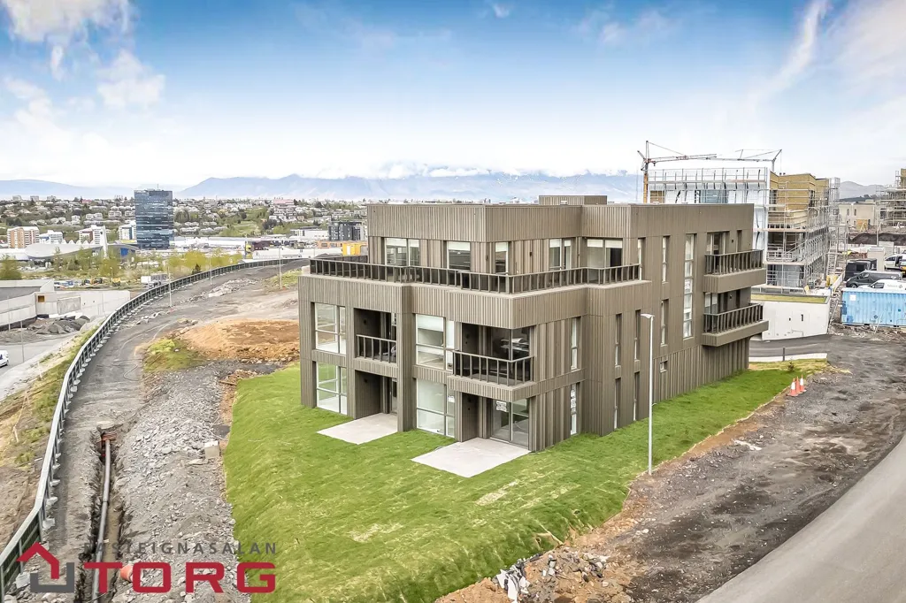 Õhuvaade - Modern Apartment with Balcony in Hnðraholt