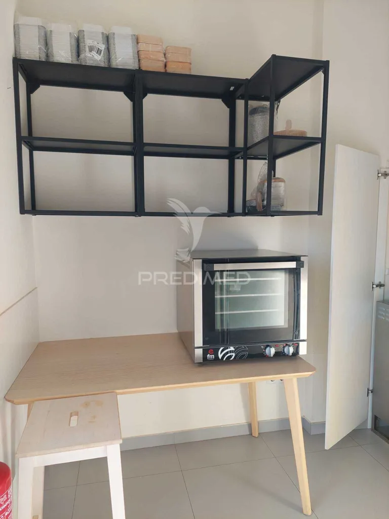 Cuisine - Commercial Space with Esplanada in Quarteira