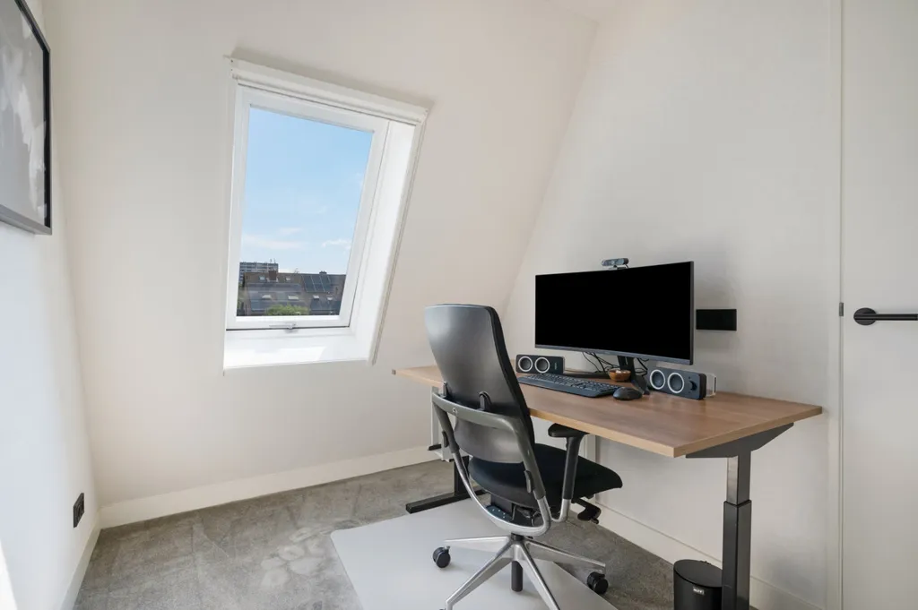 Kabinet - Modern Family Home with Garden in Ede