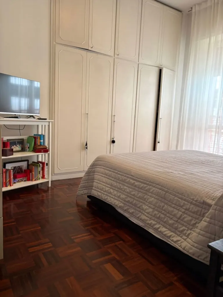 Chambres - 4-Bedroom Apartment with Panoramic Balconies in Monza
